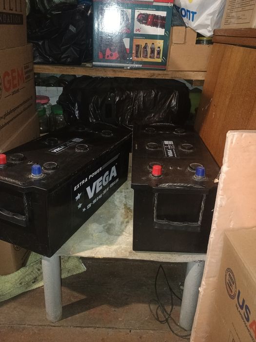 Продам 2 Акб майже нові