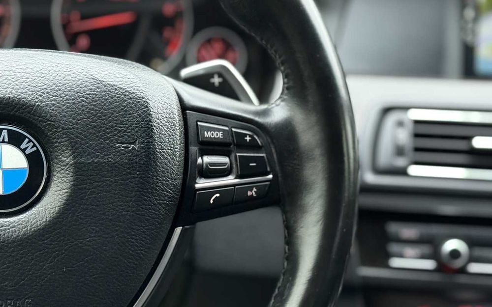 BMW 520I 2012 року