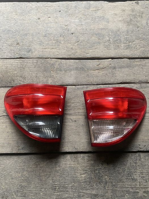 Задні Фонарі Mercedes 210
