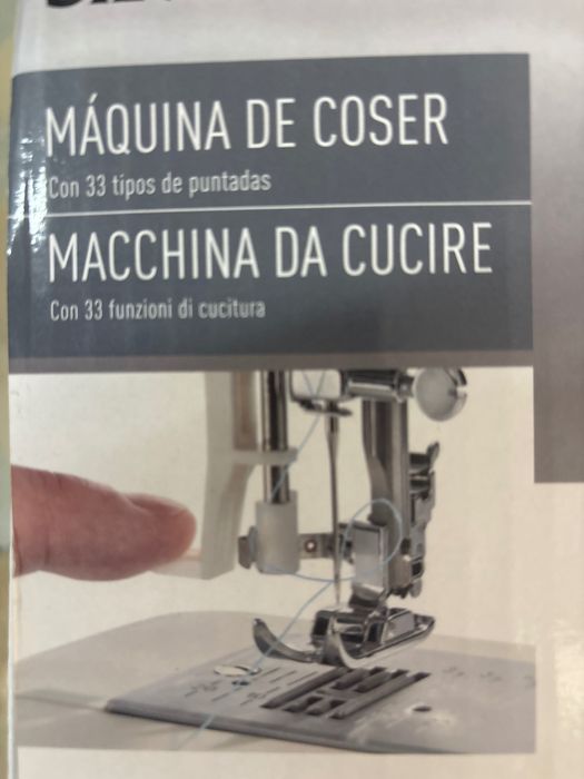 Máquina de costura nova na embalagem 70 euros