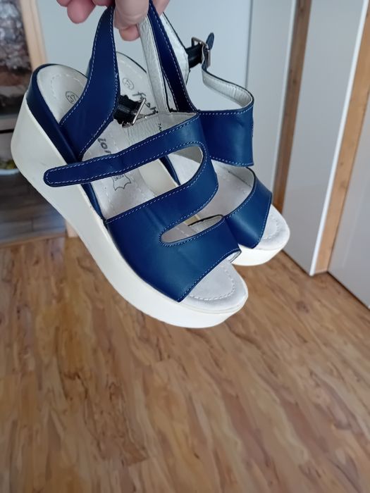 Nowe rewelacyjnie wygodne sandały damskie na koturnie