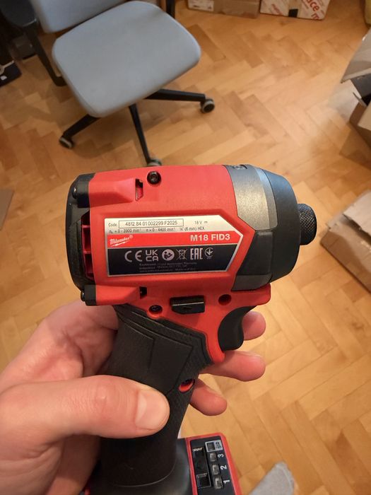 Zakrętarka udarowa milwaukee M18 FID3 nowa