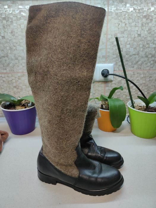 Продам кожаные сапоги