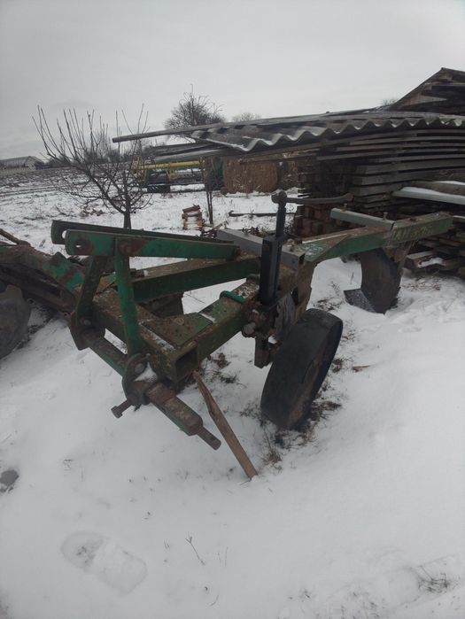 Продам плуг плн 3 35 0деський в хорошому стані, все в оригіналі деталі