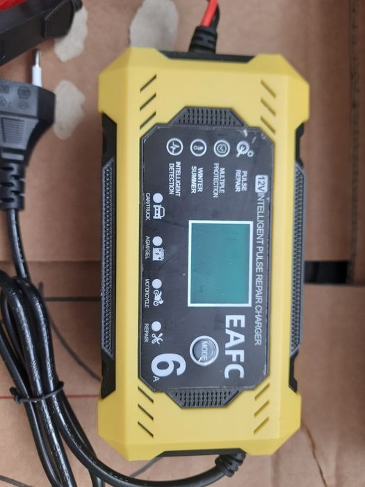 Зарядний пристрій для акумуляторів автомобілів 12 V 6A