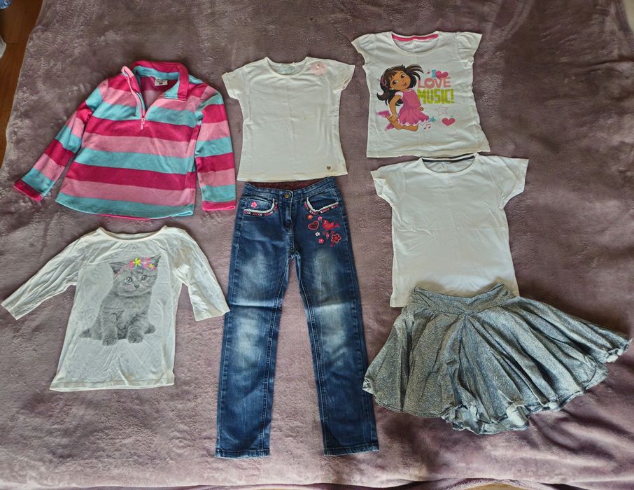 Śliczny zestaw ubrań r 128 cm jeansowe bluza