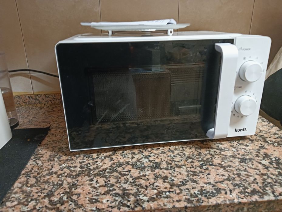 micro-ondas com poucos uso