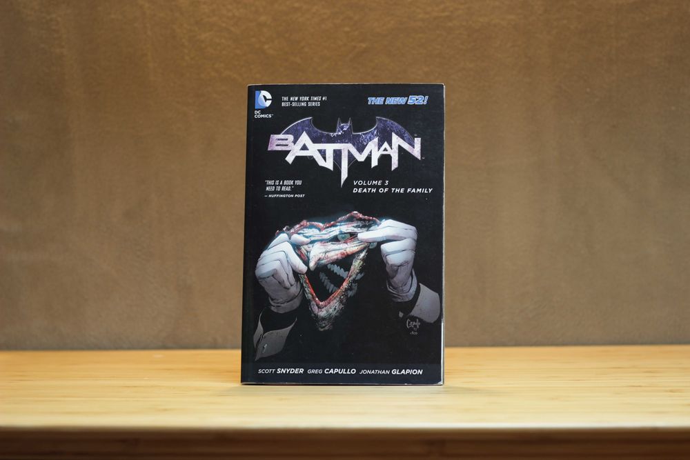 BATMAN: DEATH OF THE FAMILY (book in English)