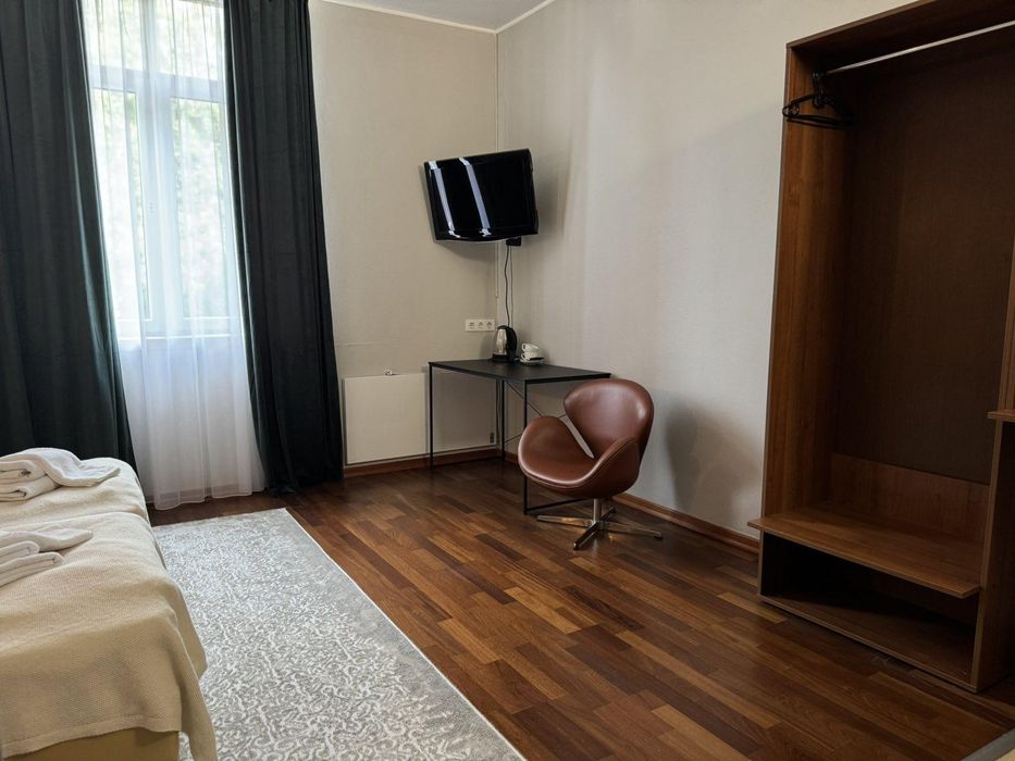 Продам готель 2200м2 в елітному котеджному містечку Северинівка.