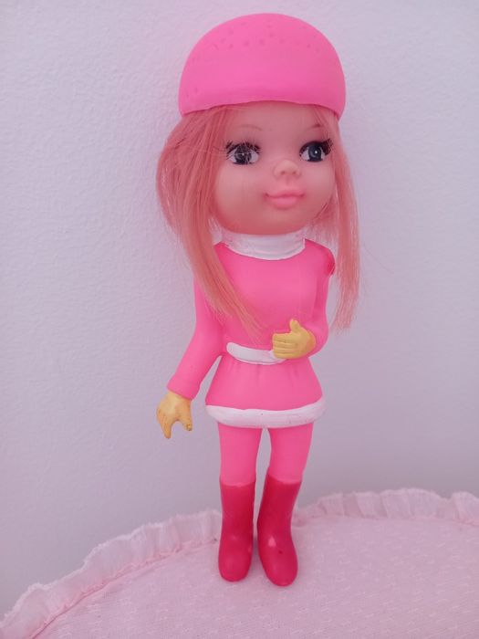 Boneca antiga em borracha