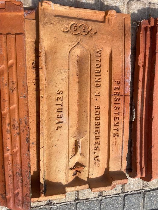 Telha cerâmica estilo antigo