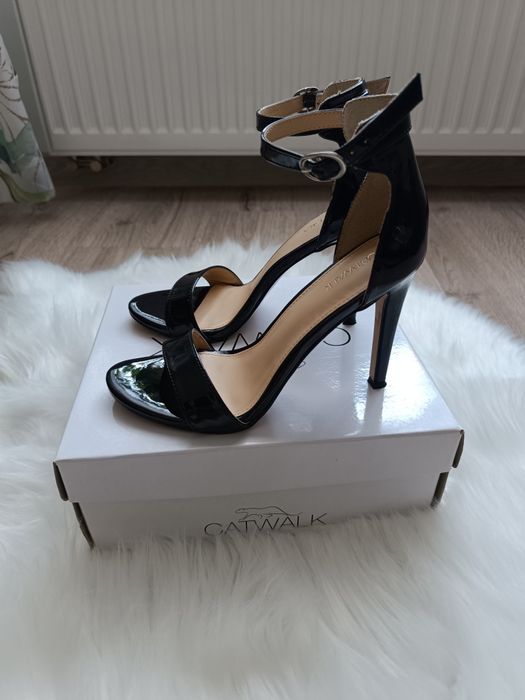 Sandały Catwalk rozm. 39