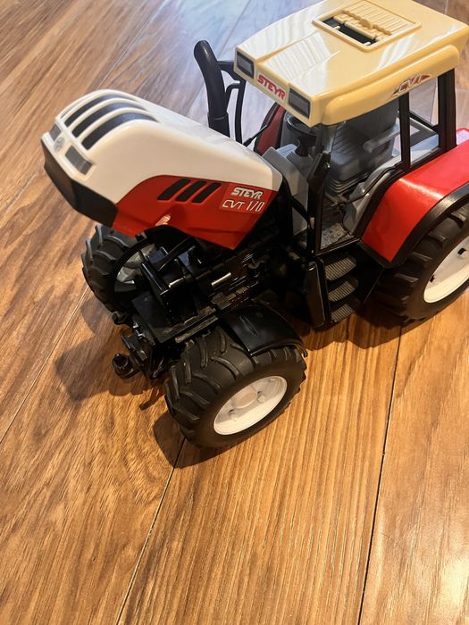 Traktor Steyr firmy Bruder