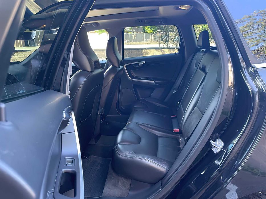 Volvo XC60      2015