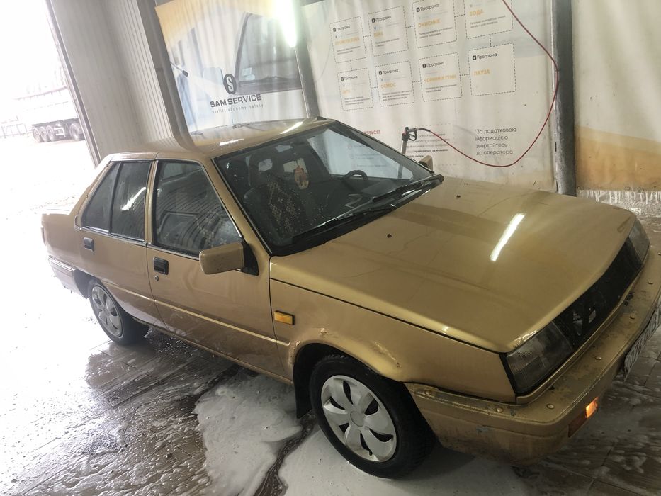 Міцубіші лансер.