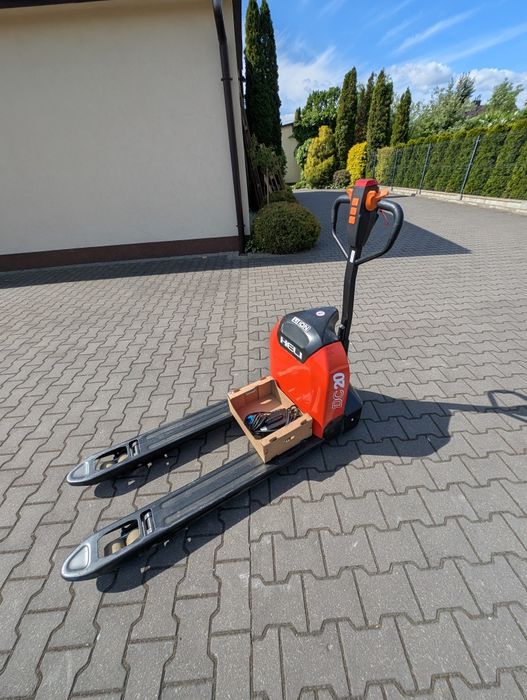 Wypożyczalnia wynajem wózków paletowych elektrycznych