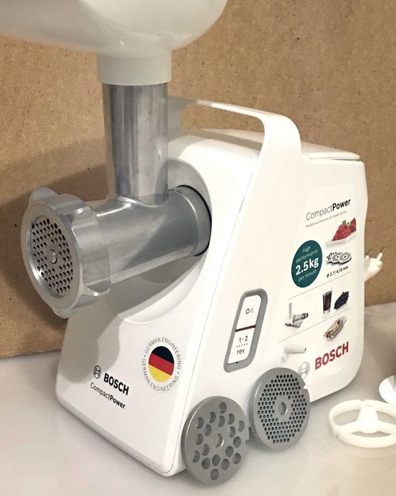 Мясорубка BOSCH MFW3X15W, R8, 2000W, Reverse, 2-x Speed