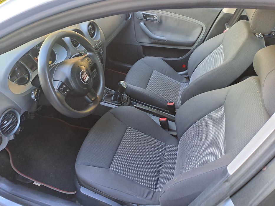 Seat Ibiza Benzyna Zarejestrowana Ładny Stan 5 Drzwi Hak