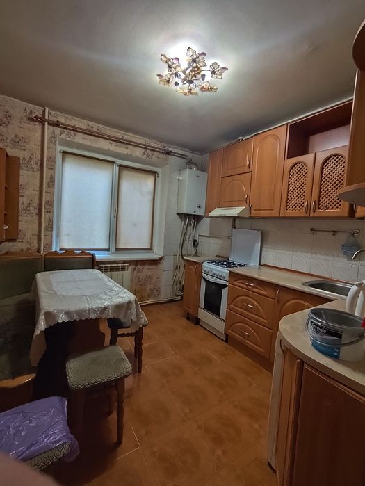 Здам трикімнатну квартиру з АО