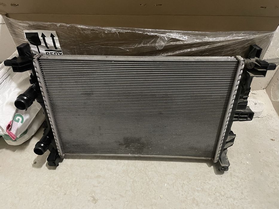 Радіатор Jeep compass 2018 б/у