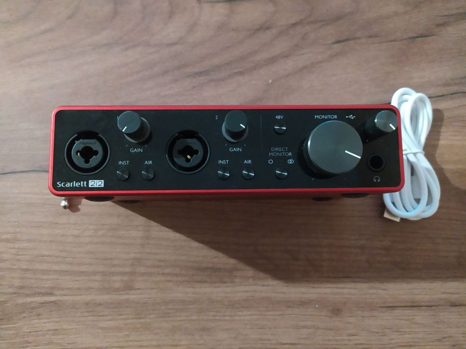 Звукова карта Focusrite 2i2 3rd gen