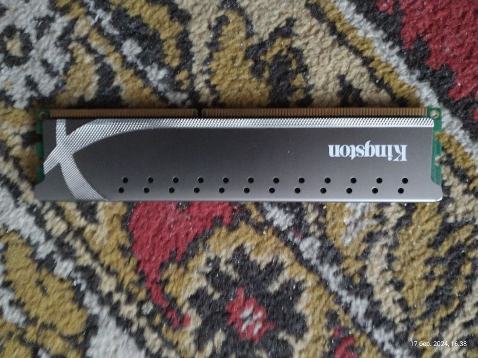 Память Kingston DDR3 на 8 гб