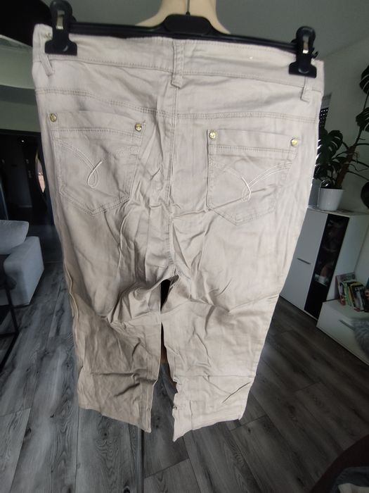 R.40 beżowe rybaczki spodenki szorty damskie Bermudy