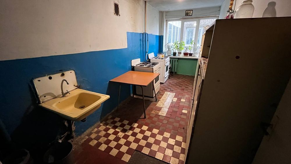 Продається кімната по вул. Патона