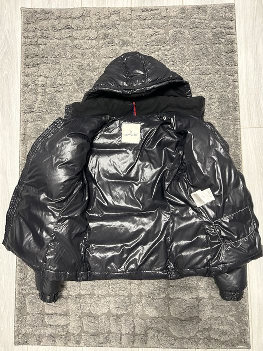 Пуховик Moncler