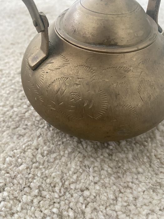 Antiguidades - bule e apoio em metal