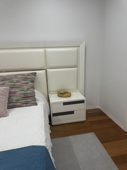 Mobília de Quarto de Casal Moderna - Cabeceira Painel Estofada