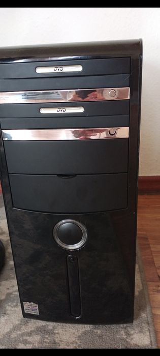 Sprzedam komputer stacjonarny