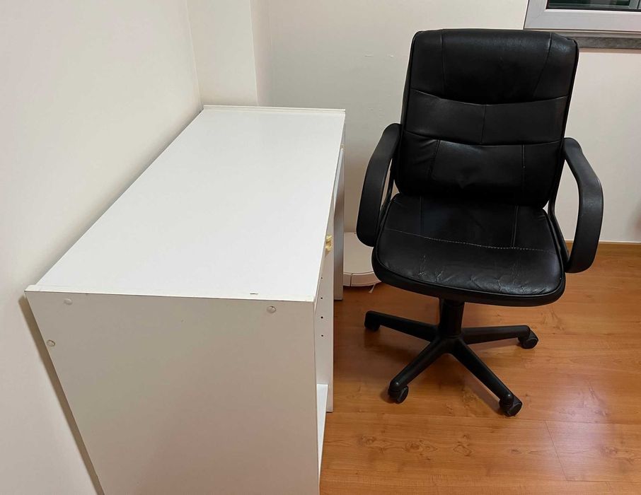 Secretária de melamina branca