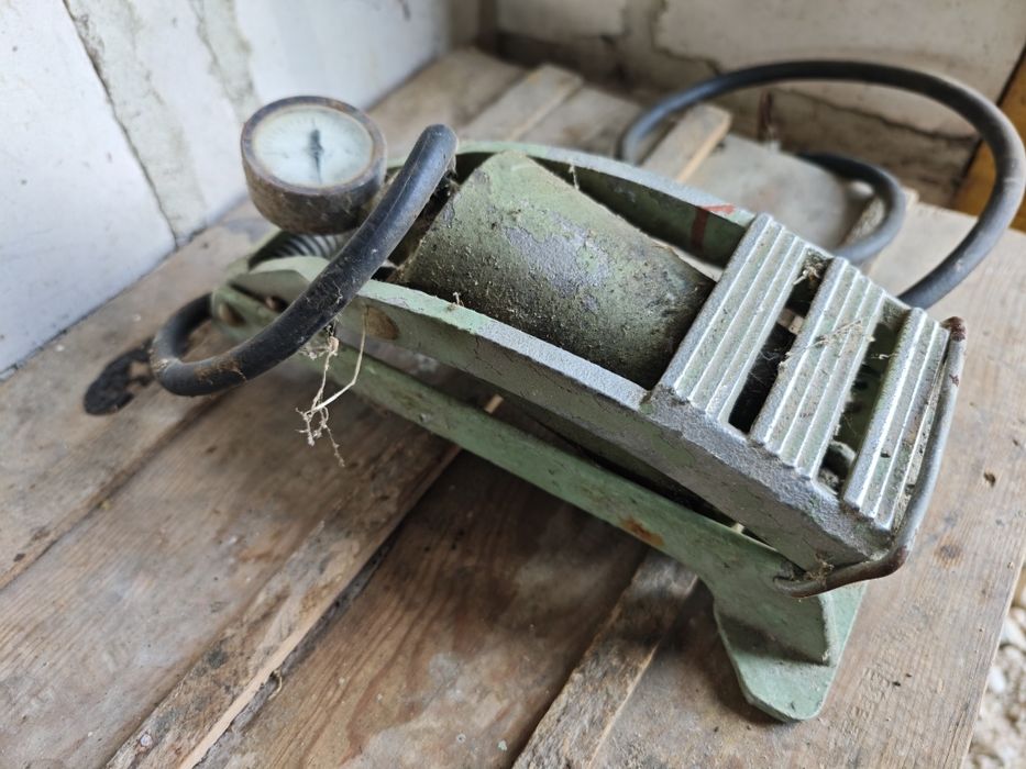 Solidna pompka nożna ZSRR