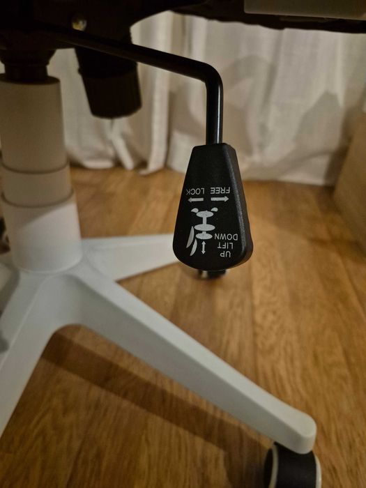 Cadeira Ergonómica, Rotativa, com Elevador