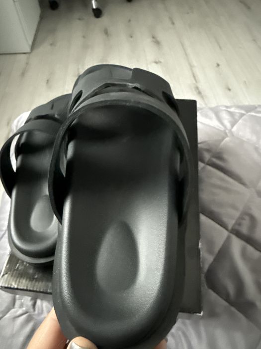 Жіночі шльопанці