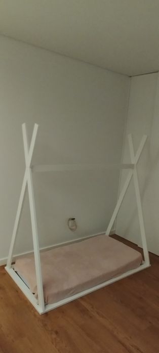 Cama Montessori, com colchão