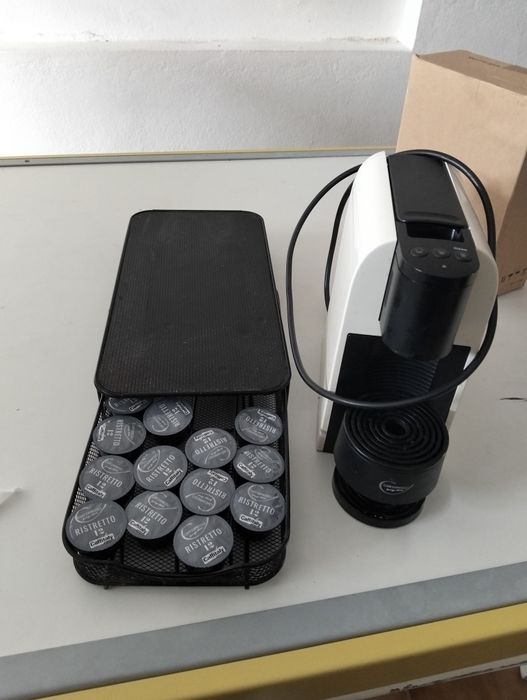 Máquina de cápsulas.