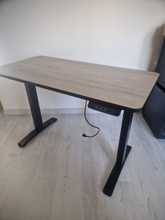 Biurko z elektryczny stelaż Mark Adler Xeno 4.0