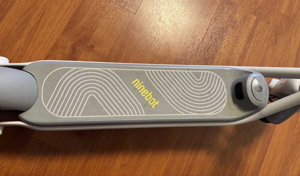 Електросамокат Ninebot C8