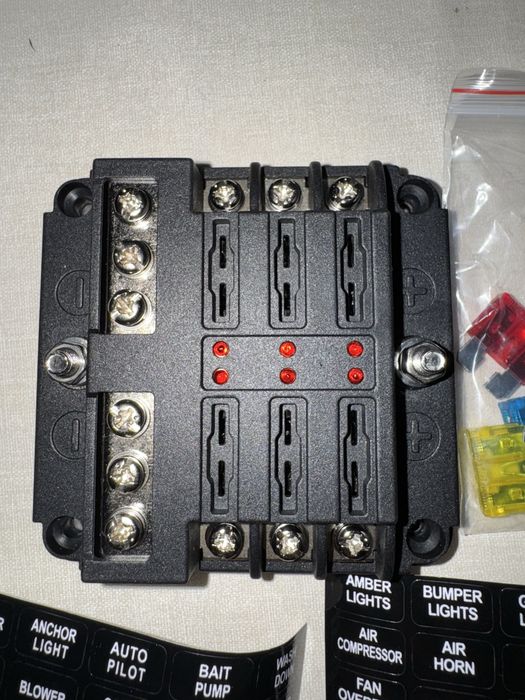 Caixa Fusíveis 12V - Barco/Carro