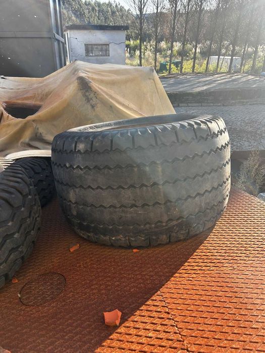 Pneus Diversos Usados