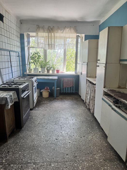 Кімната в гуртожитку, центр