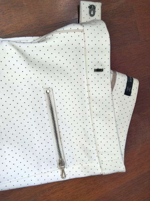 Calças Brancas/Pérola com bolinhas pretas Zara