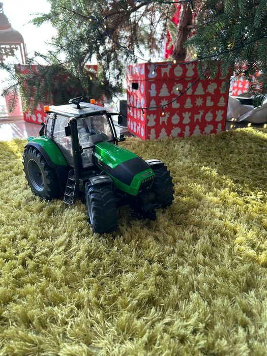 Bruder Traktor Deutz Fahr