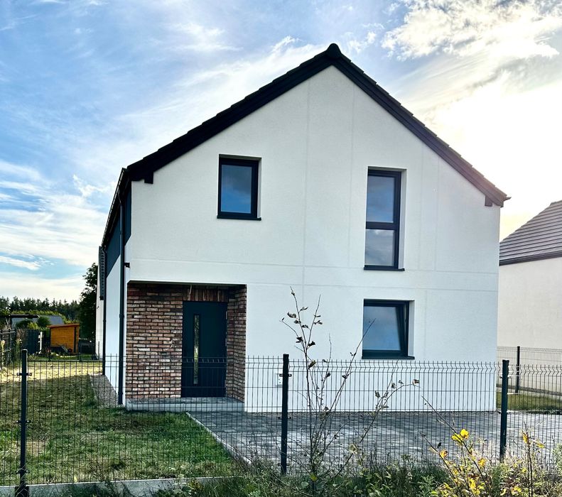 Wolnostojący, przestronny dom 128 m² – idealny dla rodziny Kębłowo