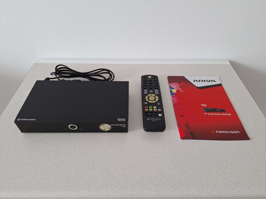 Zestaw dekoder Arriva Ferguson T65, uchwyt na antenę, kable i końcówki