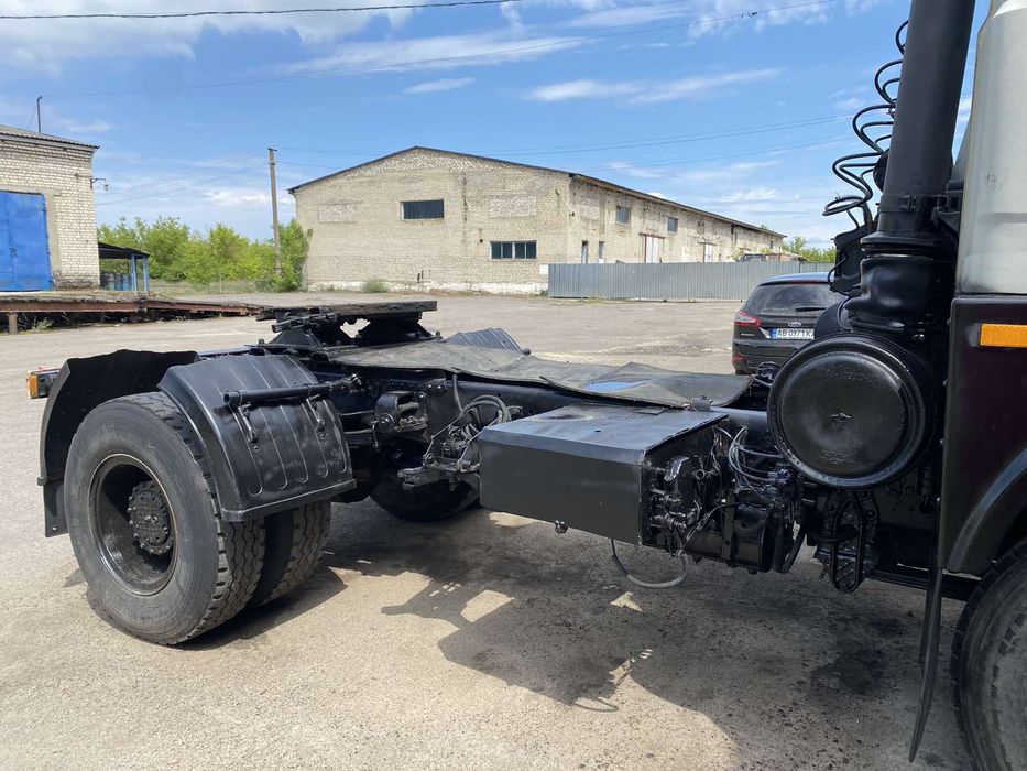 МАЗ сідловий тягач