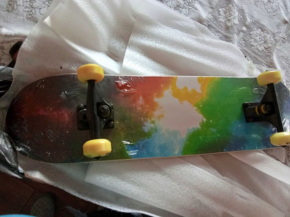 Skate novo sem extriar (será o comprador a extriar)