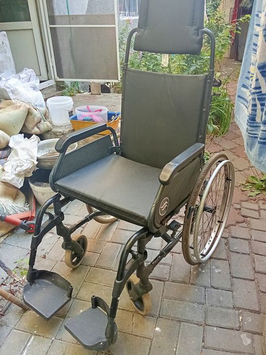 Продам Инвалидное кресло Breezy 300R